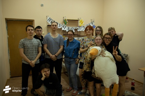 Шоу продолжается. В общежитии ИАЭ отметили День рок-н-ролла.  