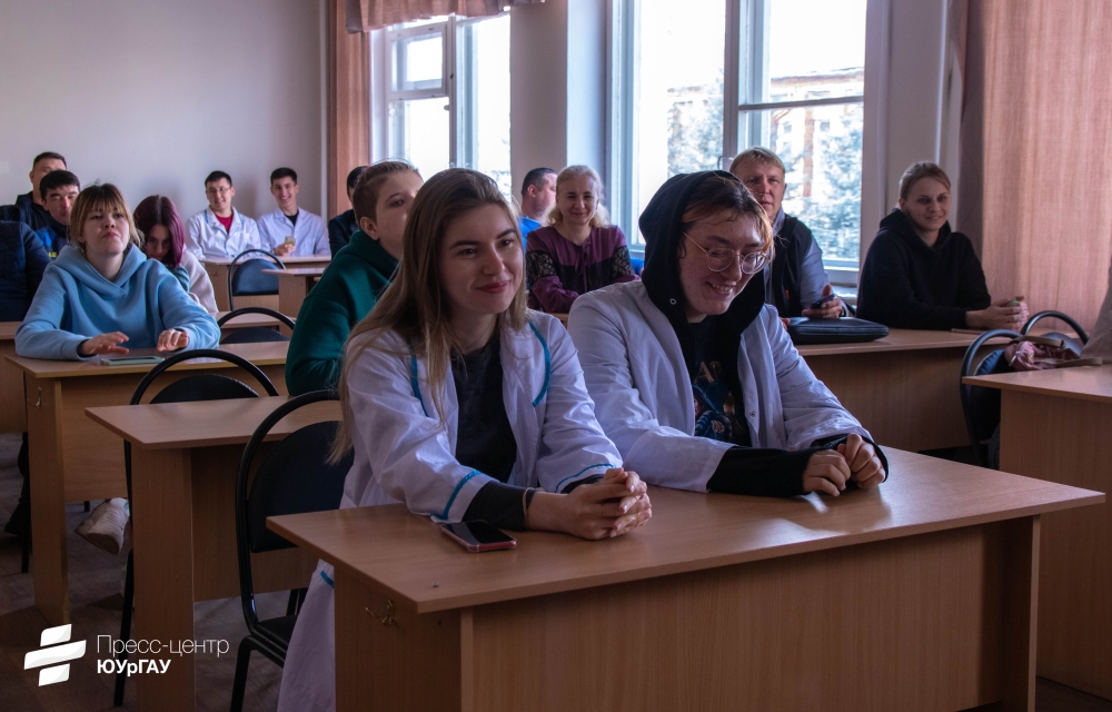 Чем занимаются сотрудники ДПС? Как поступить на службу? Госавтоинспекторы ответили на вопросы студентов ИАЭ