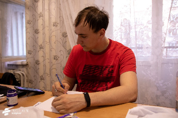 9Студенты ЮУрГАУ кастомизировали одежду.jpeg