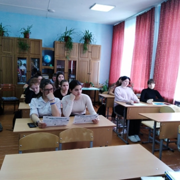 3встретились со школьниками села Нижняя Санарка .jpeg