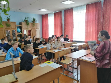 11встретились со школьниками села Нижняя Санарка .jpeg