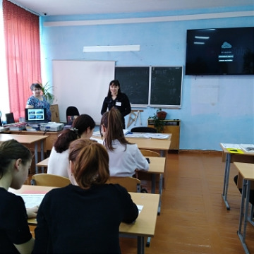 1встретились со школьниками села Нижняя Санарка .jpeg
