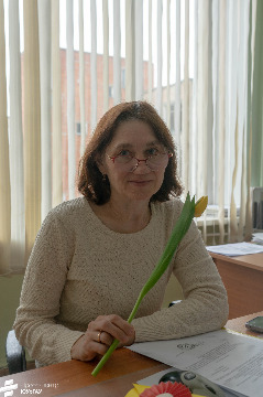 7_8 марта в ИАЭ с цветами_2023.jpeg
