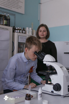 14Преподаватели ЮУрГАУ  рассказывают школьникам о науке.jpeg