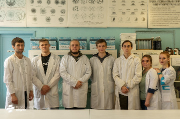 34Преподаватели ЮУрГАУ  рассказывают школьникам о науке.jpeg