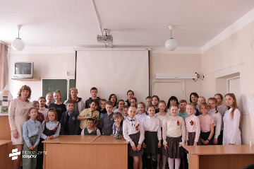 48Преподаватели ЮУрГАУ  рассказывают школьникам о науке.jpeg