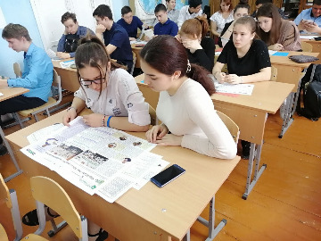 10встретились со школьниками села Нижняя Санарка .jpeg